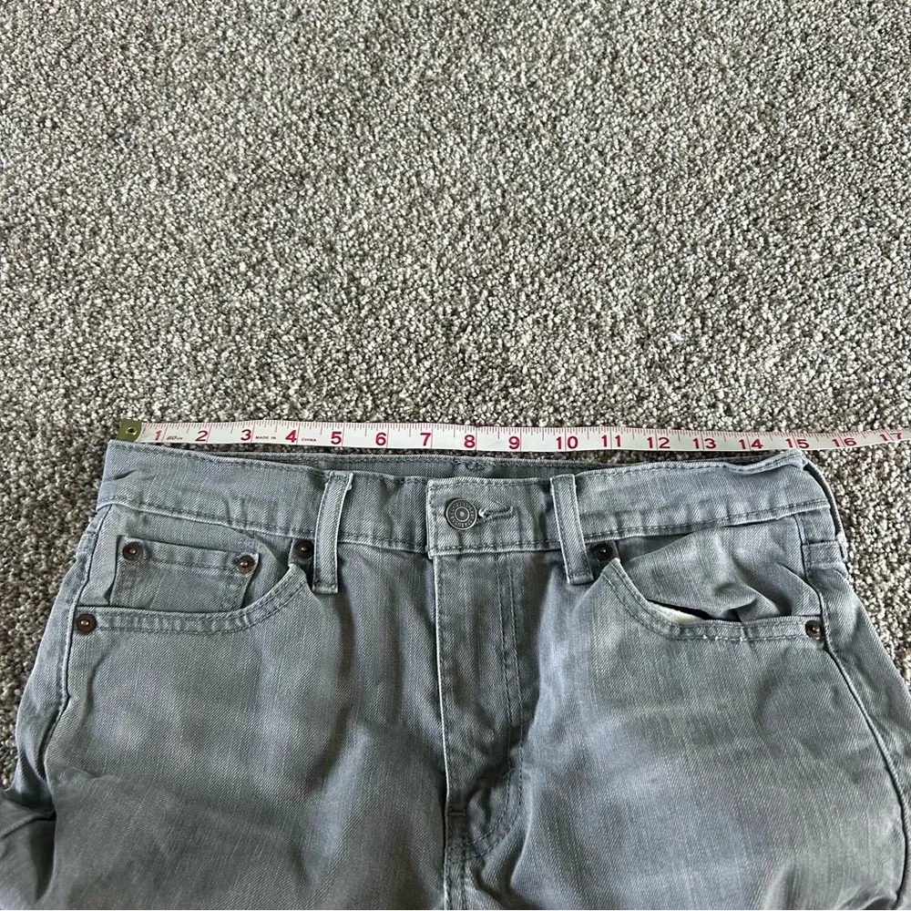 [Levi’s] Gray Straight Leg Jeans W30 L30